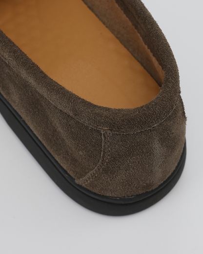 Berlin – Mocasín de Ante (Suela Oscura)