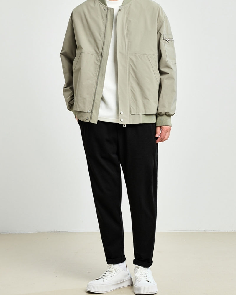Stockholm – Chaqueta Bomber Minimalista (Sin Cuello)