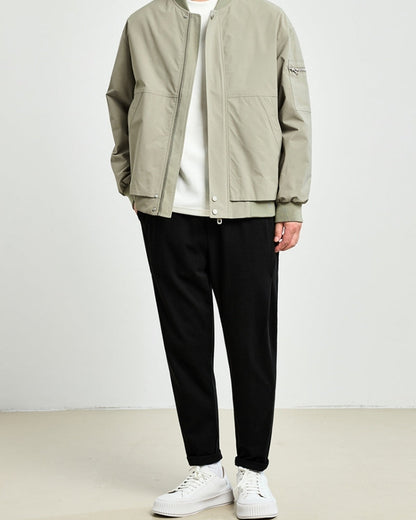 Stockholm – Chaqueta Bomber Minimalista (Sin Cuello)